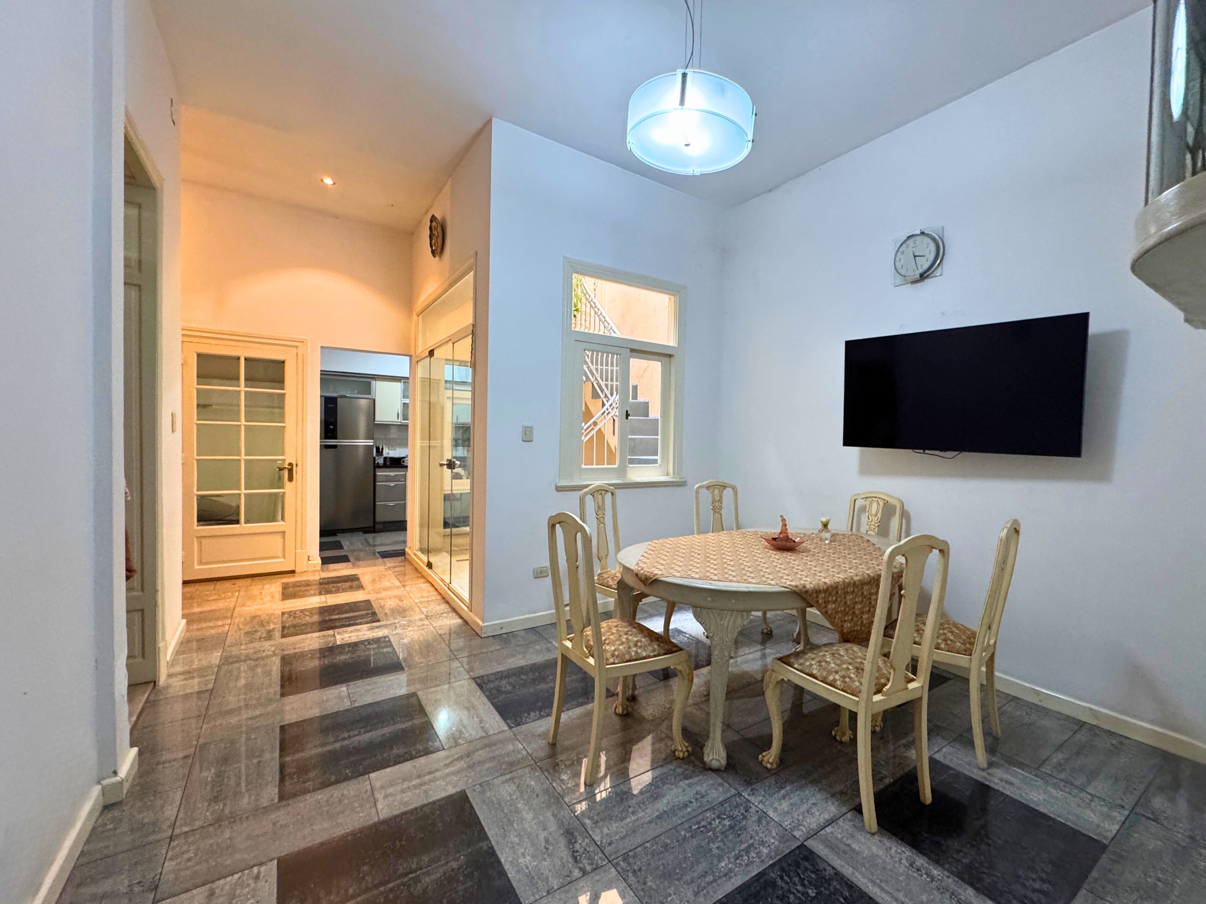 Imponente Casa de Estilo en la esquina Alvear y Mendoza